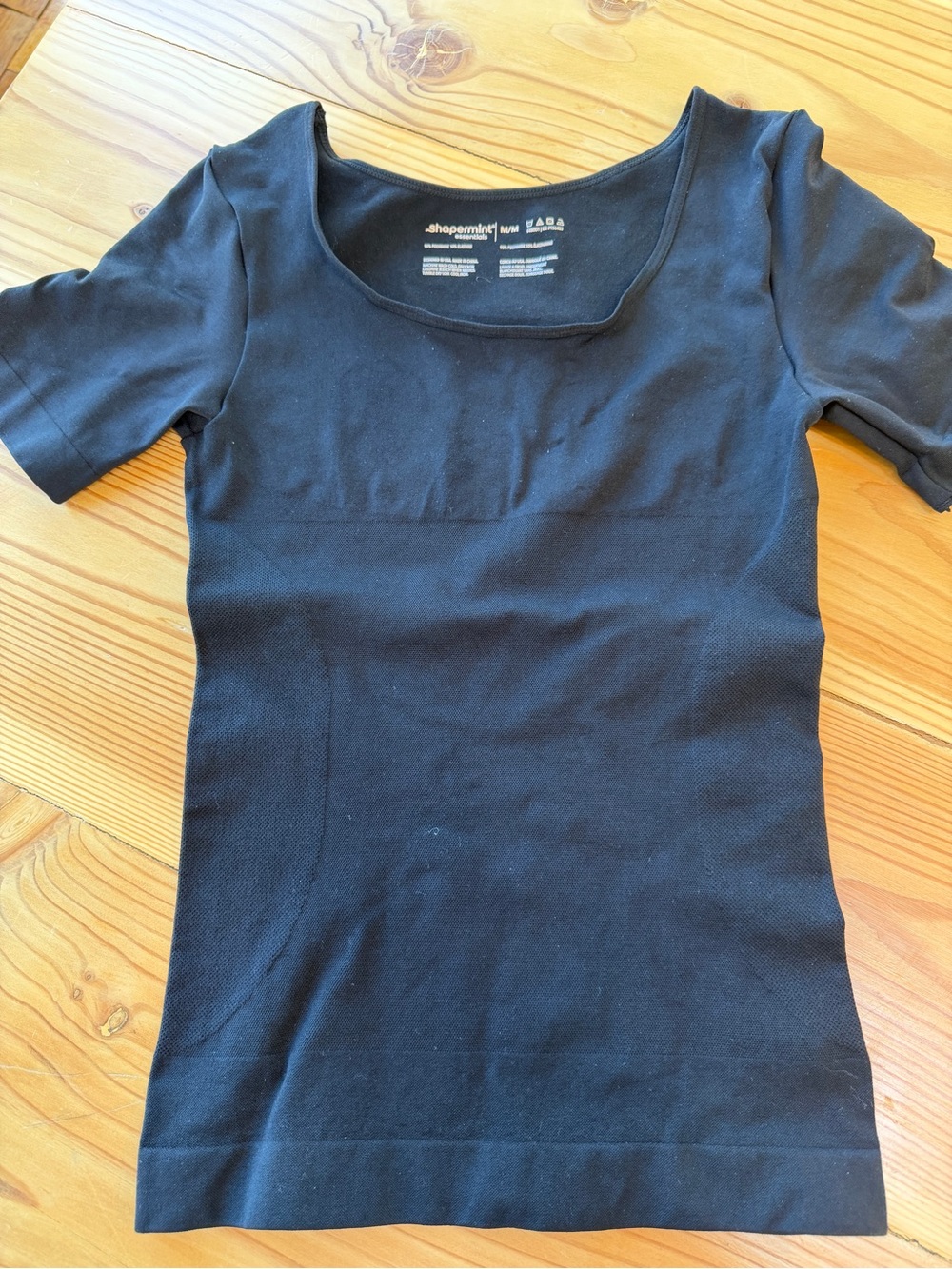 Shapermint Black Scoop Neck Short Sleeve Top shaper top Medium.